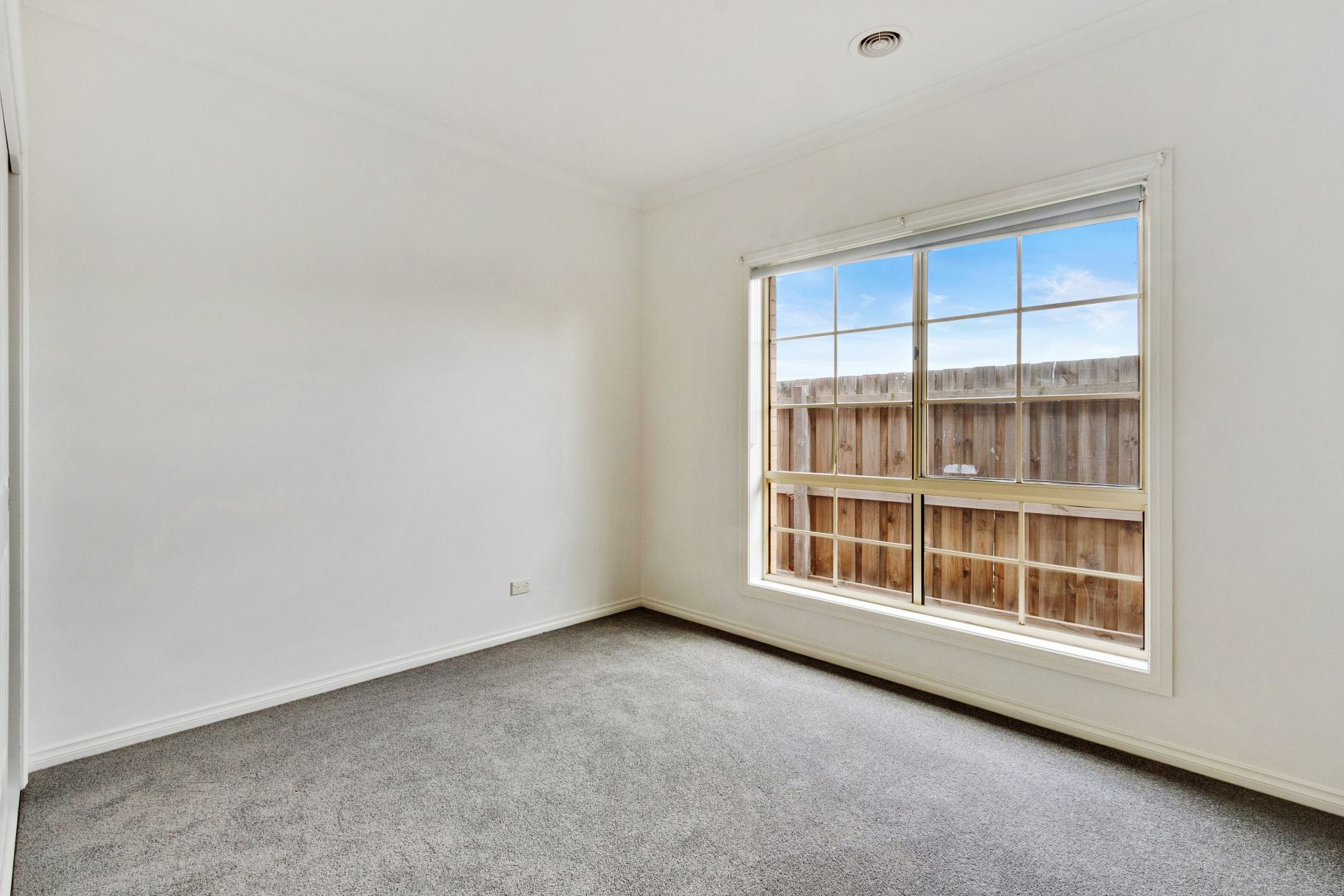 SPACIOUS 3 BEDROOM