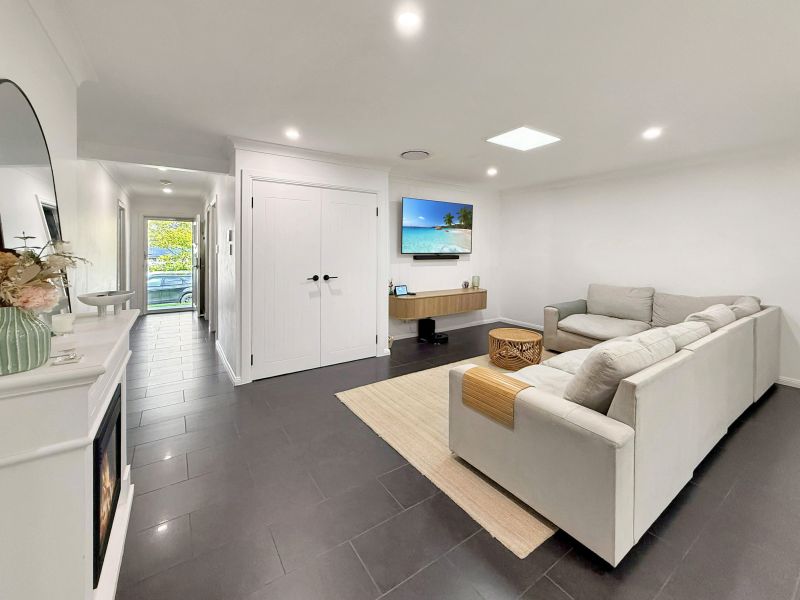 Spacious & Low-Maintenance Living in Peaceful The Oaks