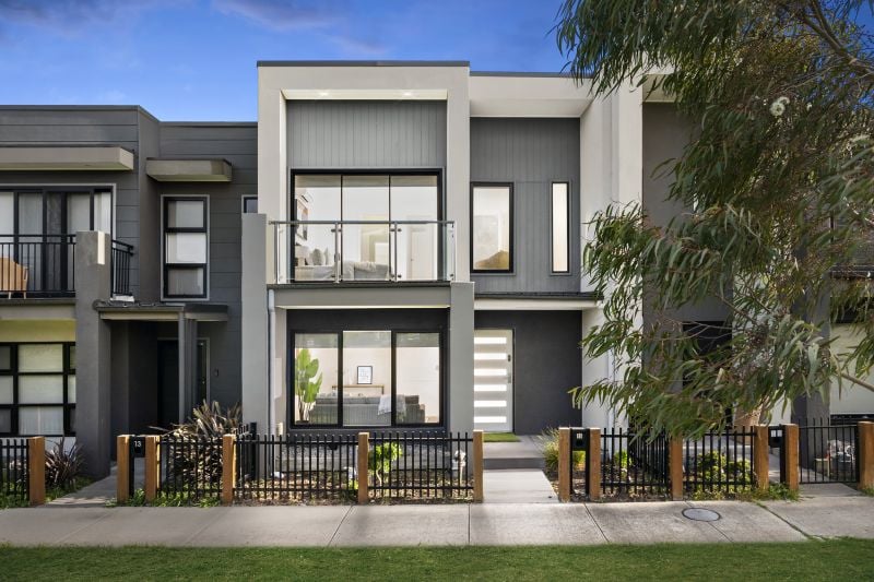 15 Meroo Walk, Wollert