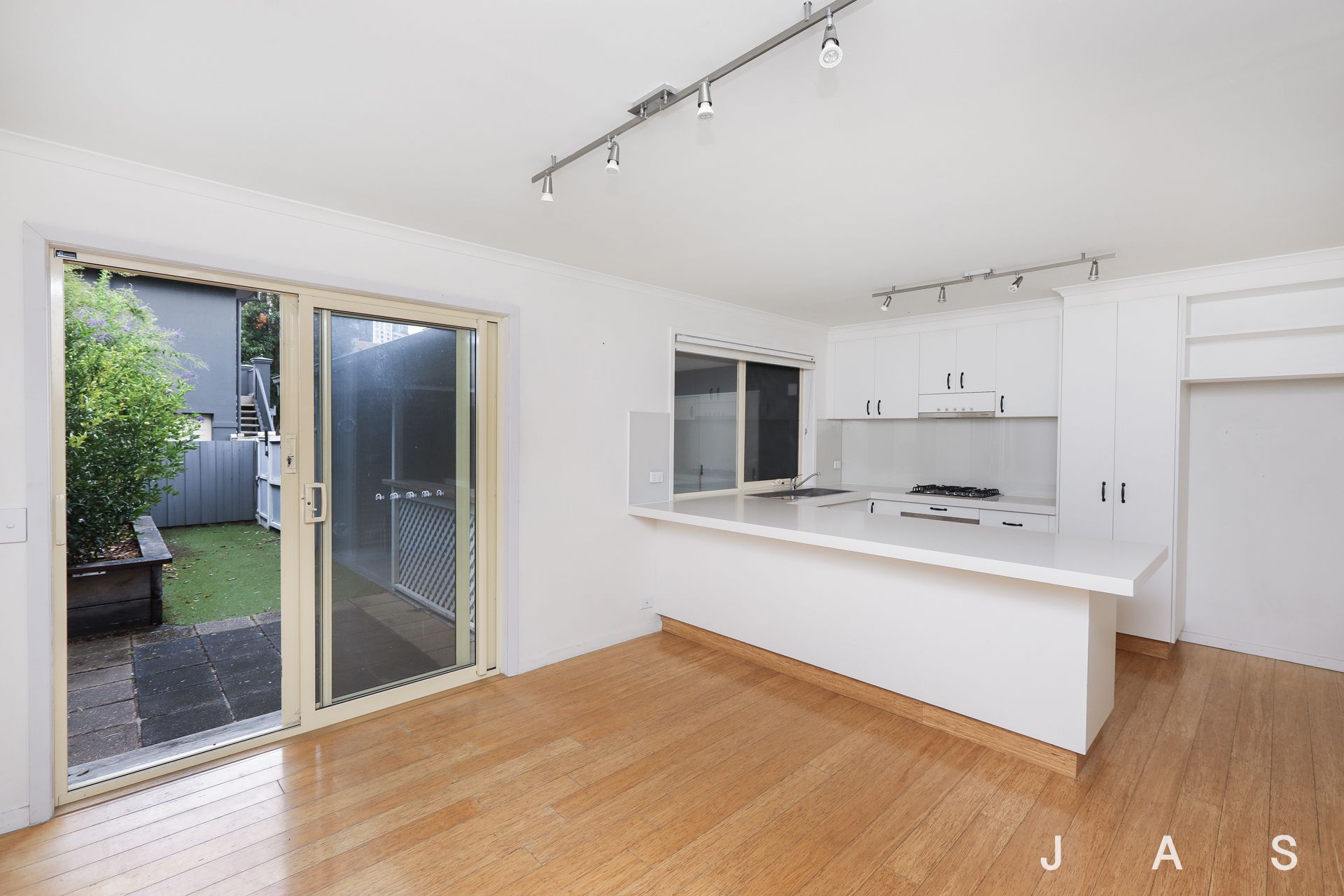 10 Cuffe Walk Kensington VIC, Kensington - Thumbnail 4