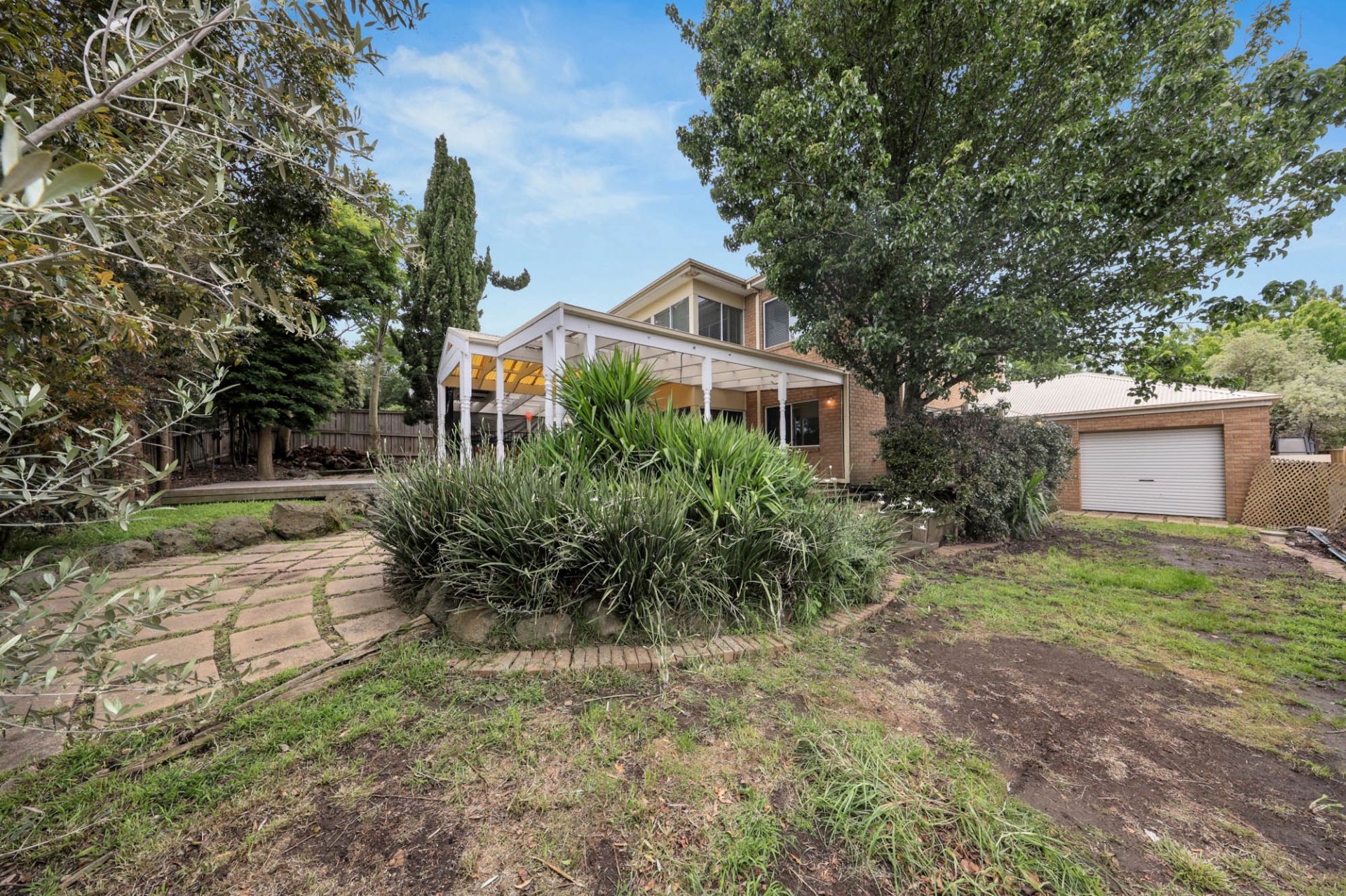 Stylish Home, Great Location