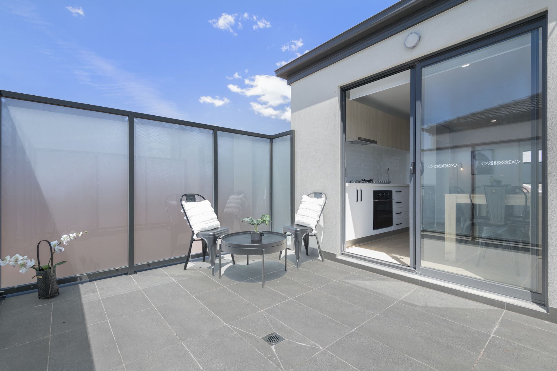 MODERN TOWNHOUSE IN PRIME LOCATION