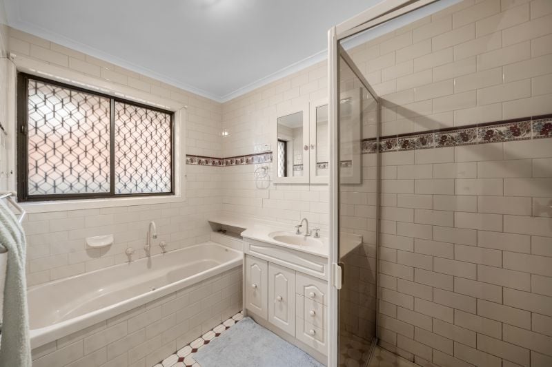 2 Gunbower Close, Thomastown