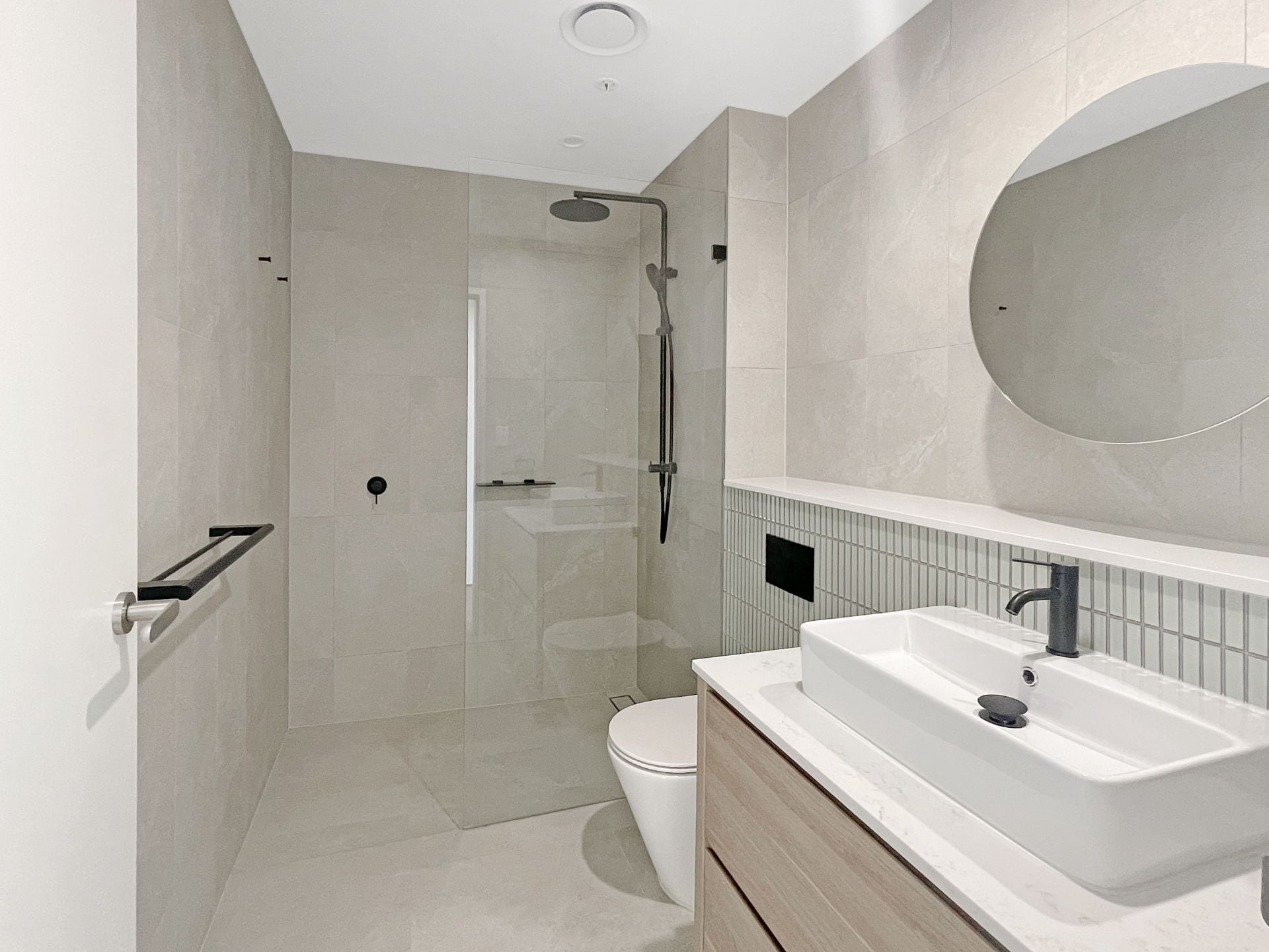801/89 John Whiteway Drive, Gosford, Gosford - Thumbnail 5