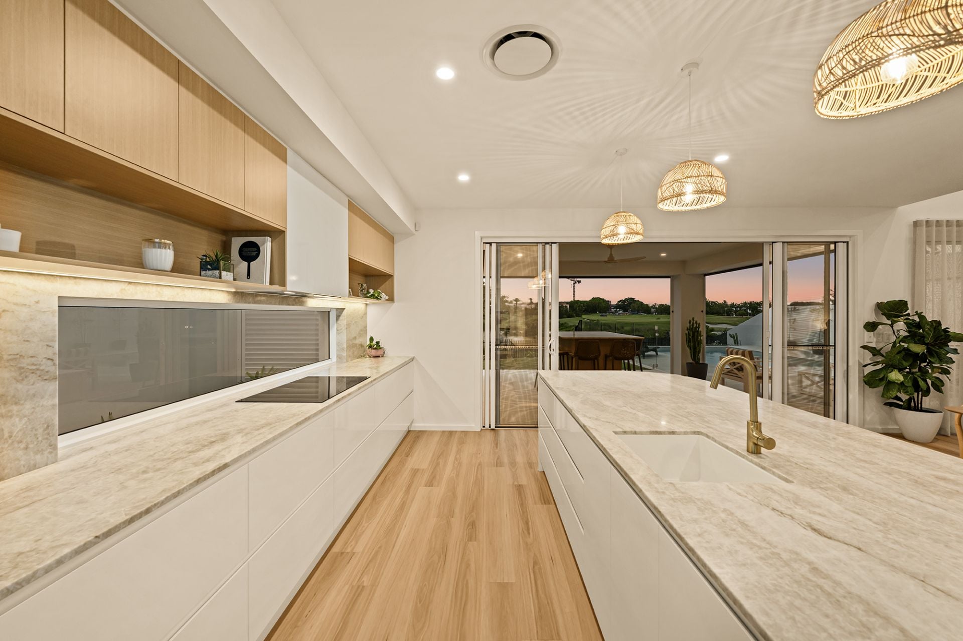 9221 Peter Senior Drive, Hope Island QLD 4212, Hope Island - Thumbnail 5