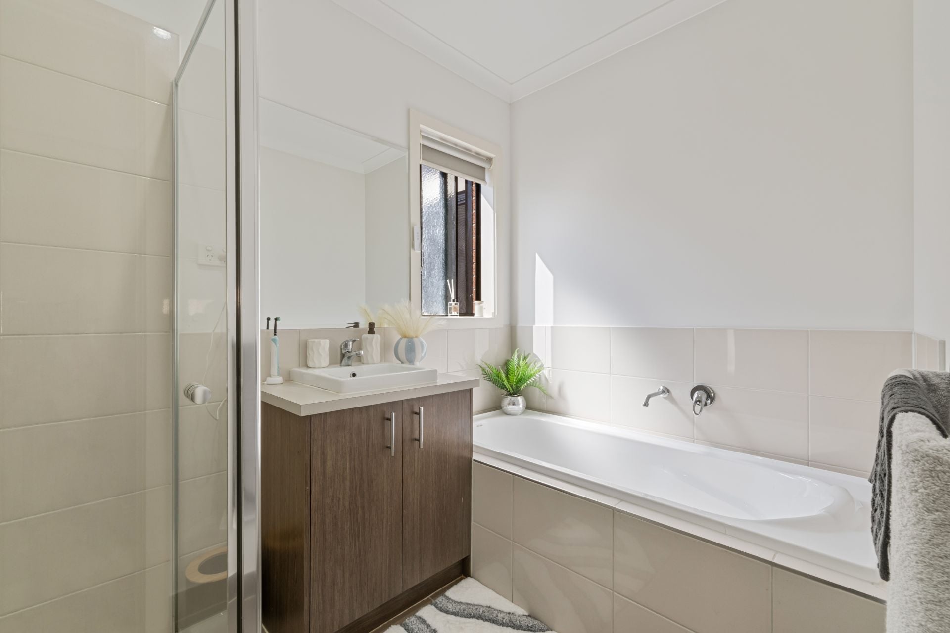 Stylish Family Comfort With Alfresco Appeal