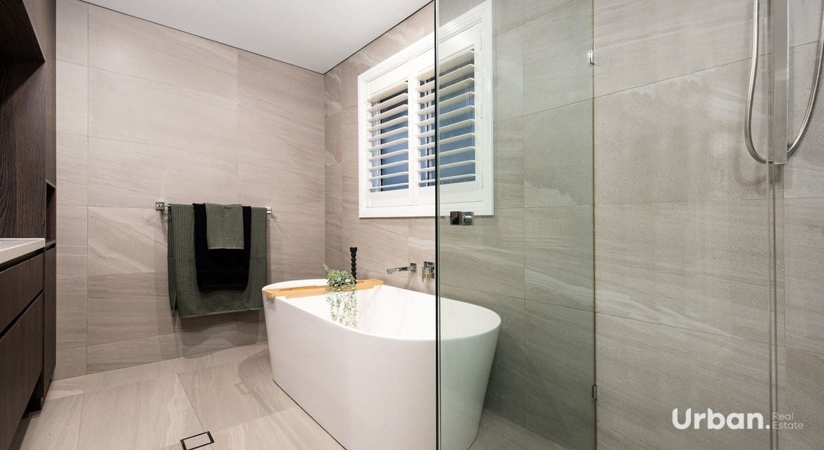 Colebee 65 Coronato Parade