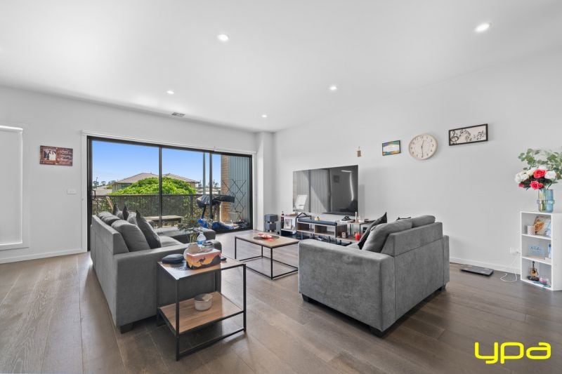 48 Spirit Boulevard CRANBOURNE EAST VIC, Cranbourne East - Image 1