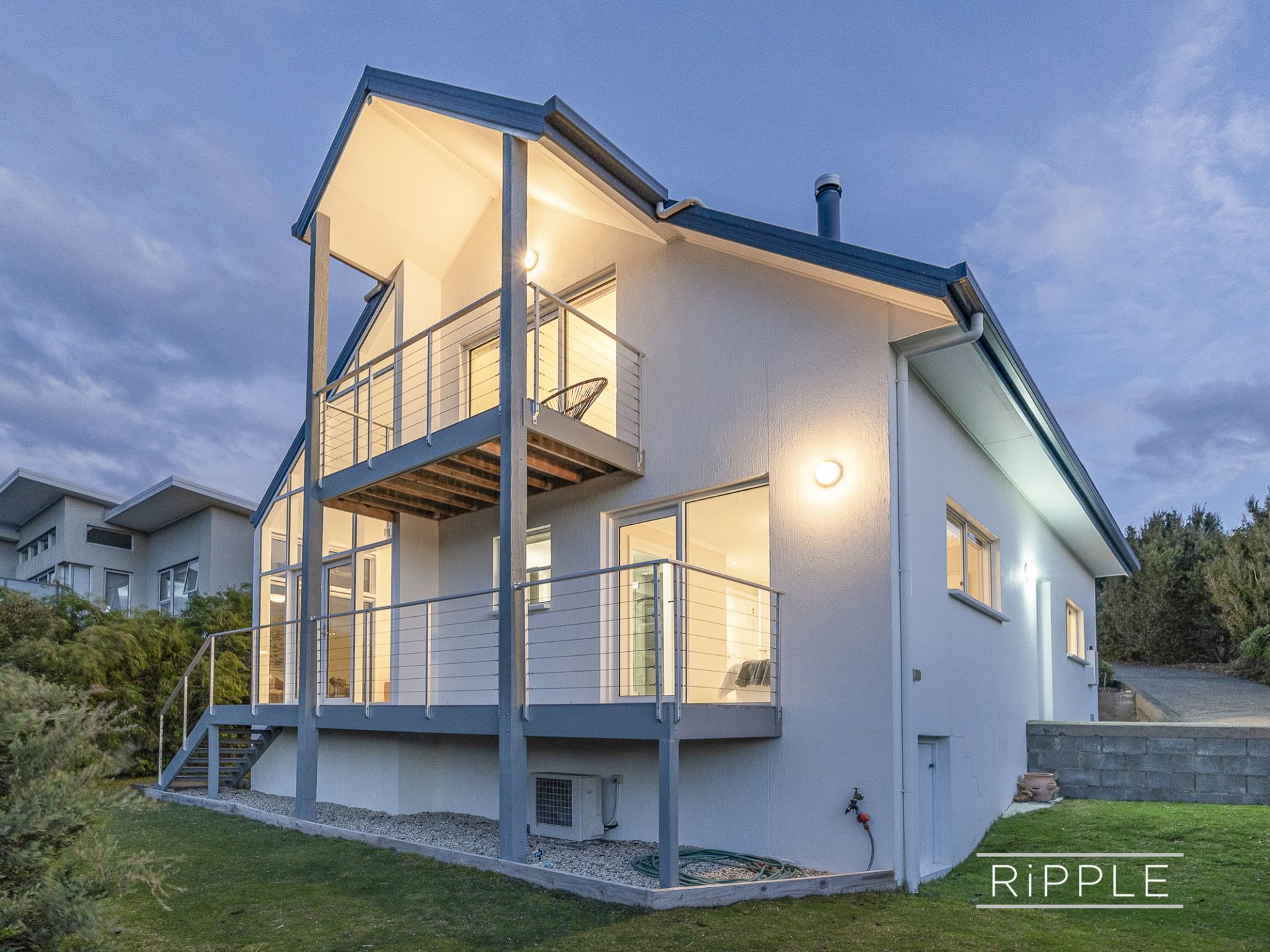 prevnextslide 2 of 26 Sold 27 Tahune Crescent BLACKMANS BAY, Blackmans Bay - Thumbnail 8