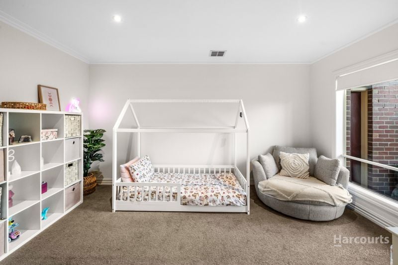 37 St Georges Avenue, Caroline Springs