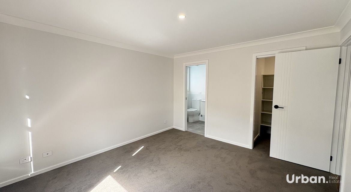 Lochinvar 10 Cahill Close