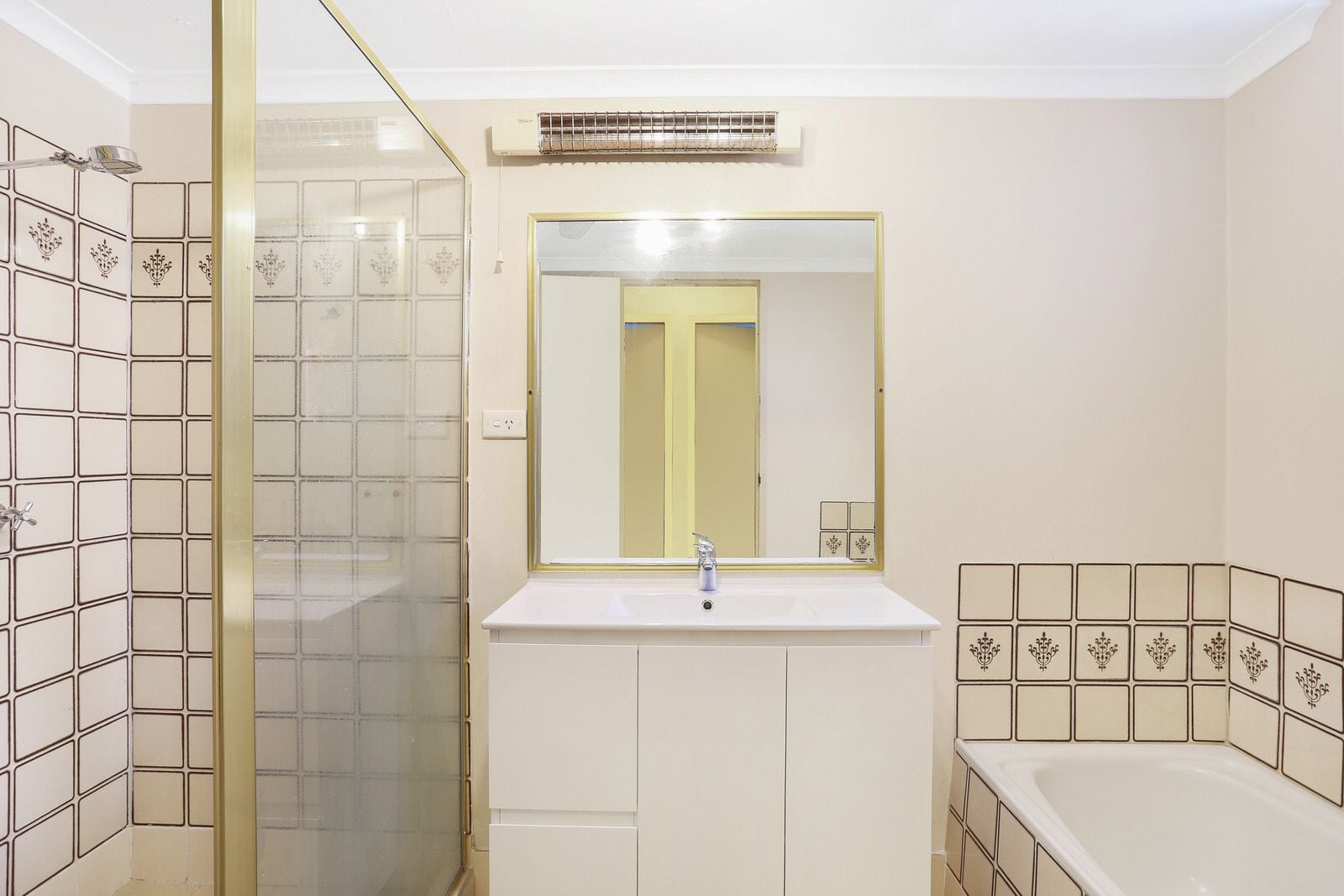 2/131-139 Oak Road KIRRAWEE 2232