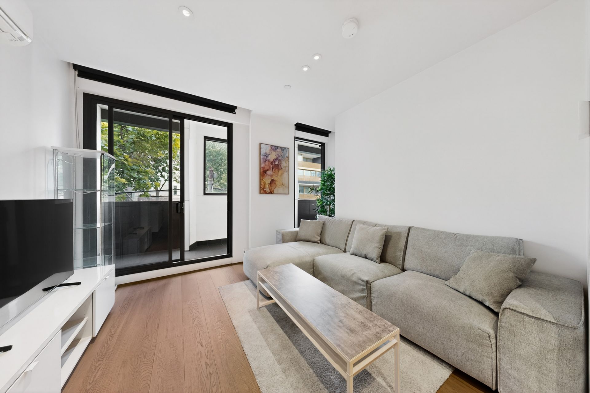 114/2 Hobson Street, South Yarra - Thumbnail 5