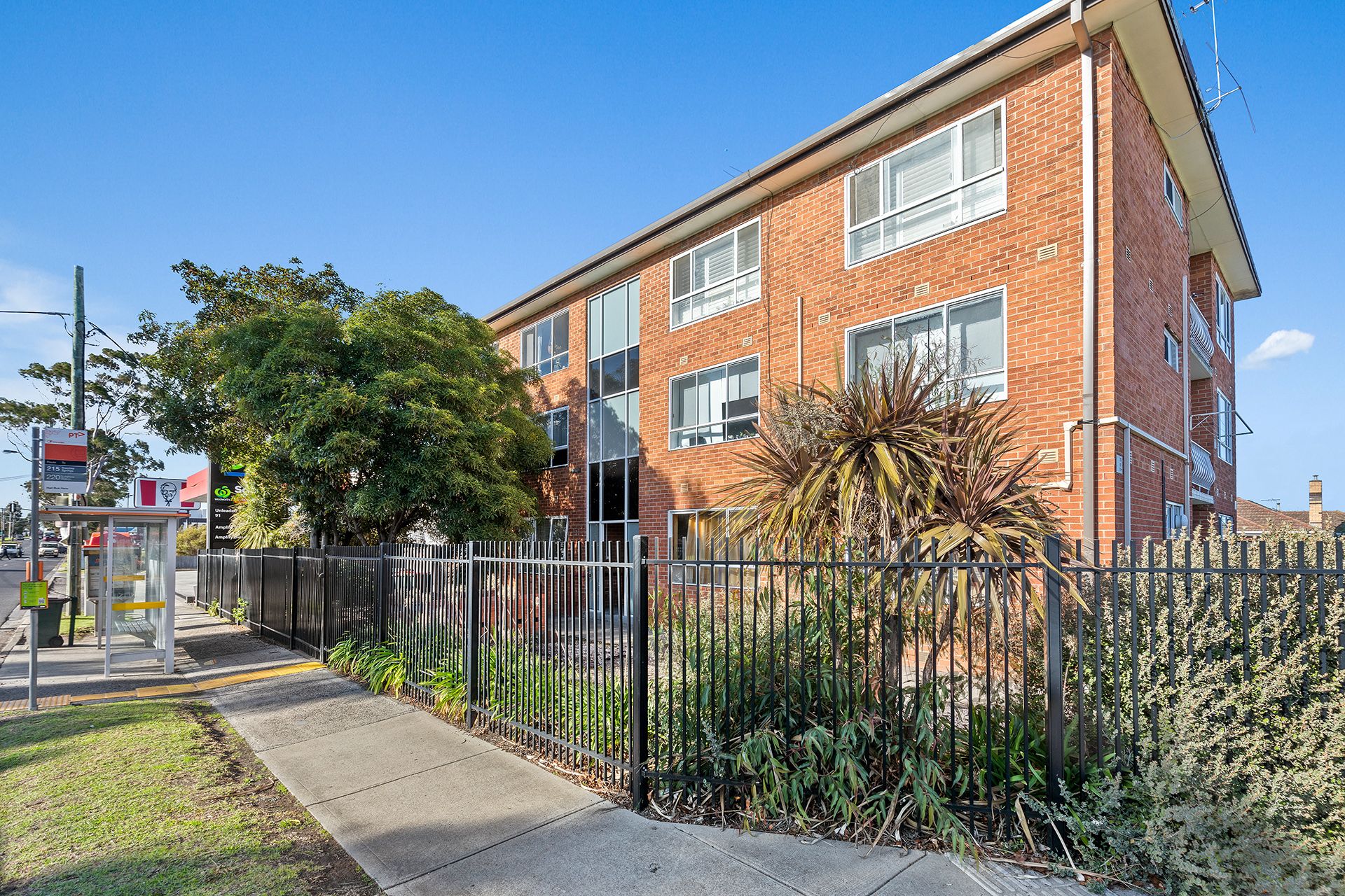 16/437 Ballarat Road, Sunshine - Thumbnail 2