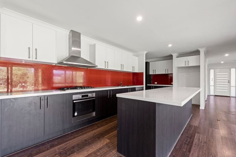 34 Saltbush Crescent, Craigieburn
