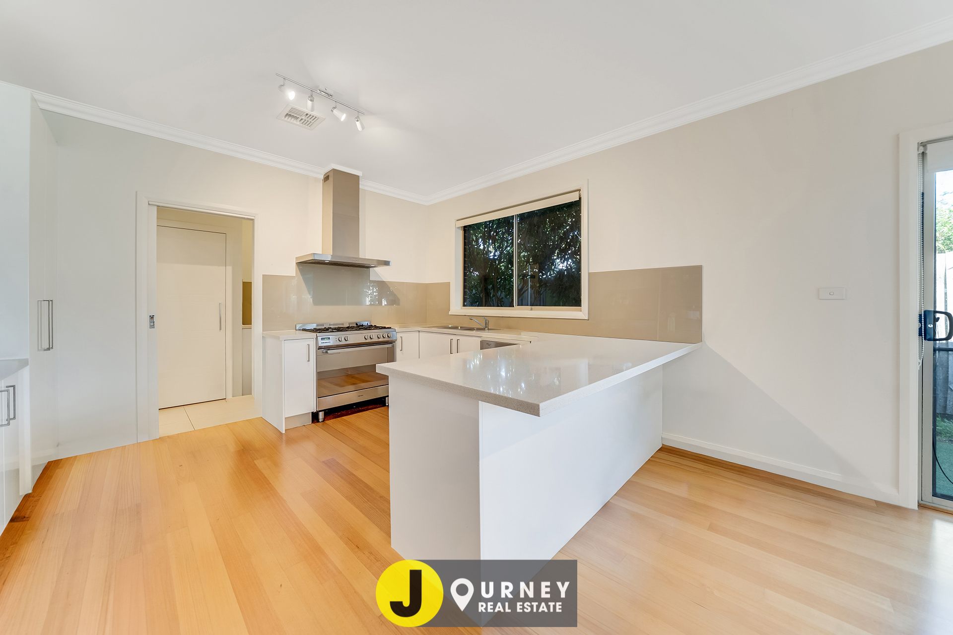 2/16 McCulloch Avenue, Seaford VIC, Seaford - Thumbnail 4