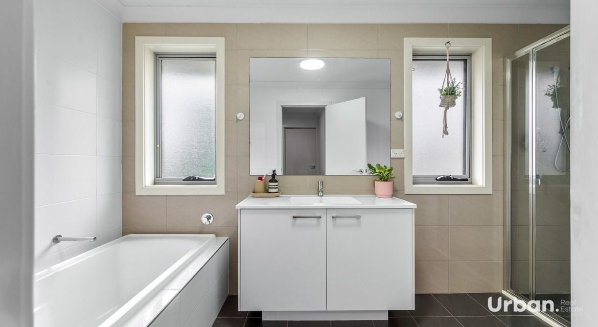 Elizabeth Hills 23 Parklands Circuit