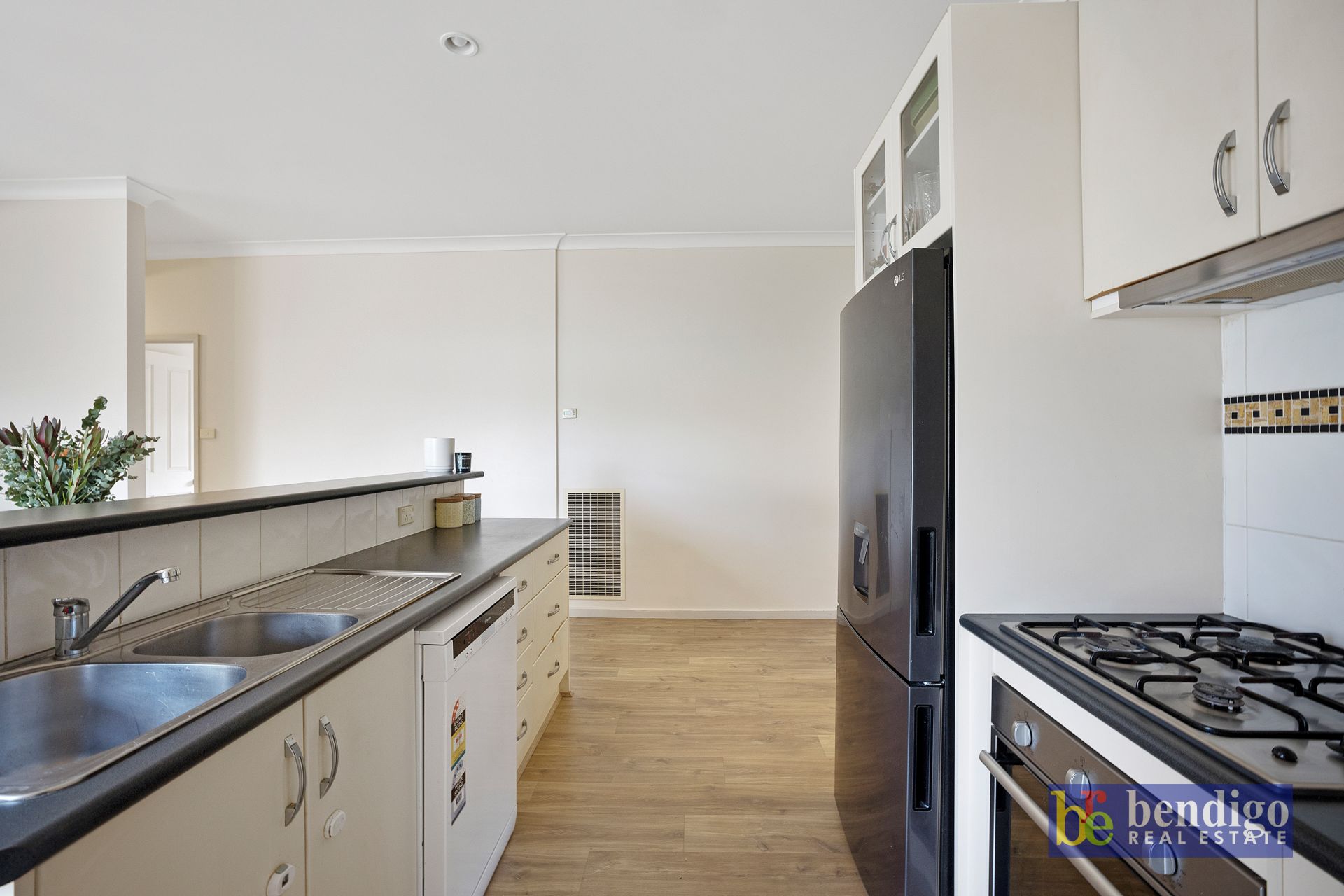 8 Gallway Drive Eaglehawk VIC, Eaglehawk - Thumbnail 3