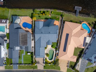 Waterfront Living Meets A Prestigious Address QLD, Waterfront Living Meets A Prestigious Address - Thumbnail 2