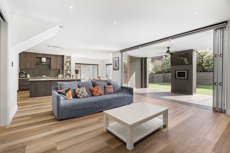 24 Clare Boulevard, Greenvale