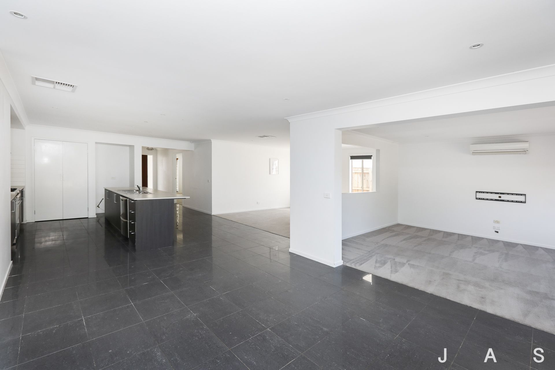 13 Layton Ct Truganina VIC, Truganina - Thumbnail 3