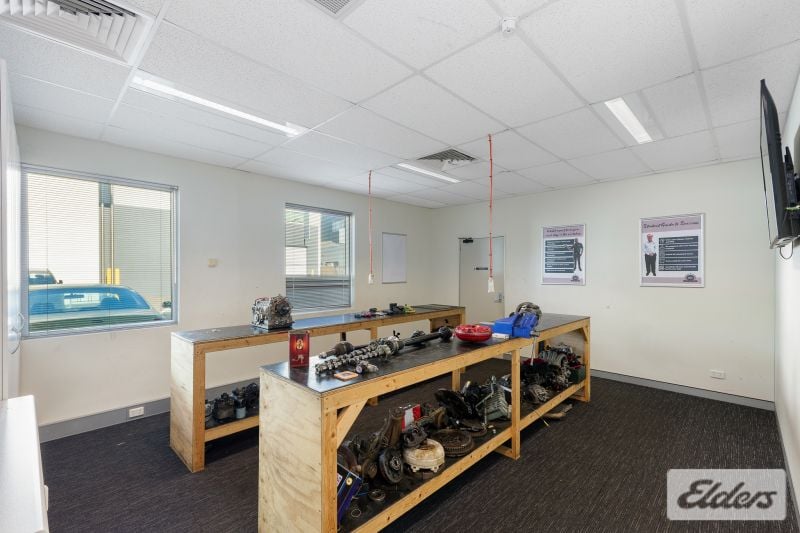 305 Montague Road, West End