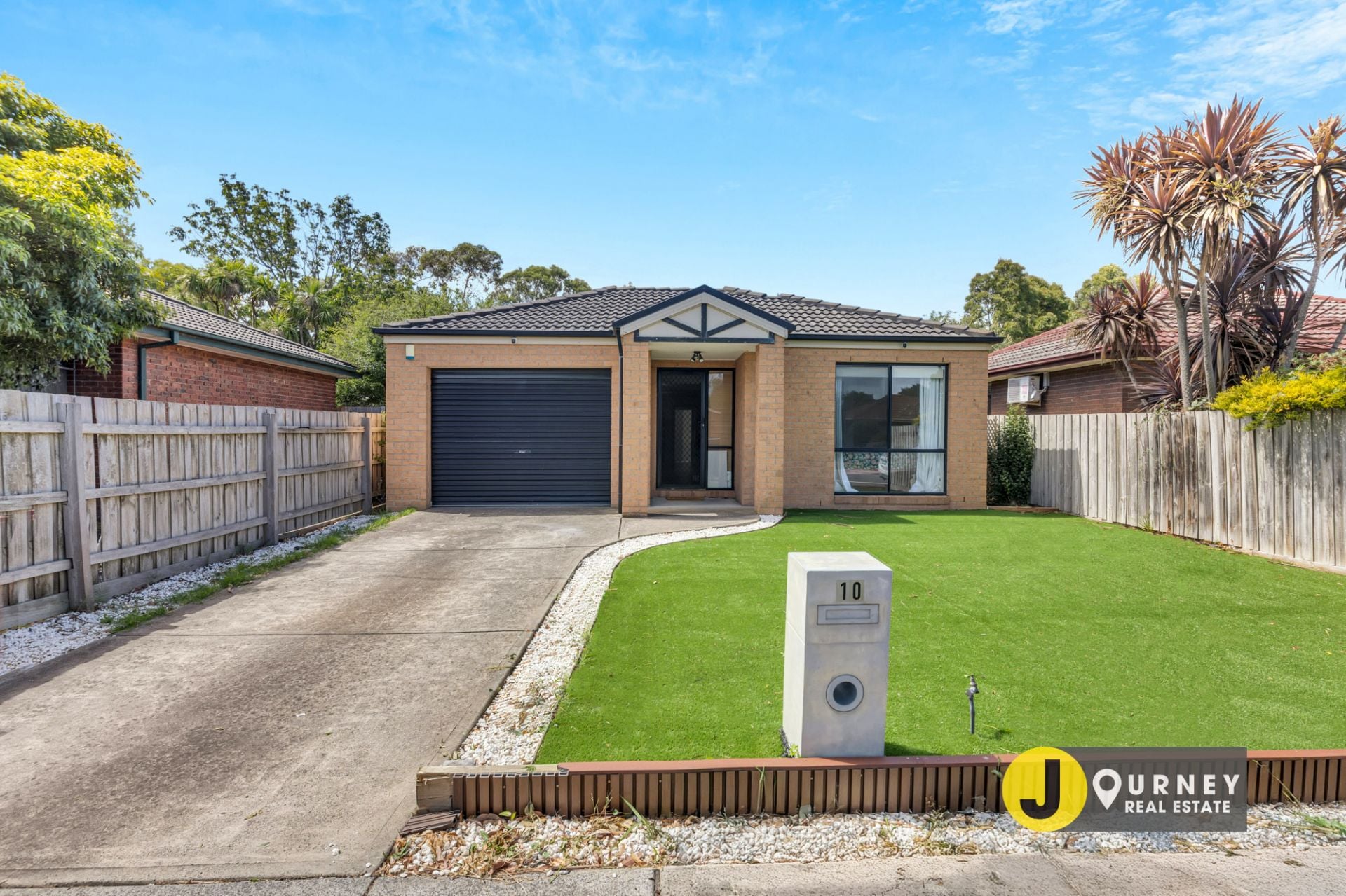 10 Gray Street, Cranbourne North VIC, Cranbourne North - Thumbnail 2