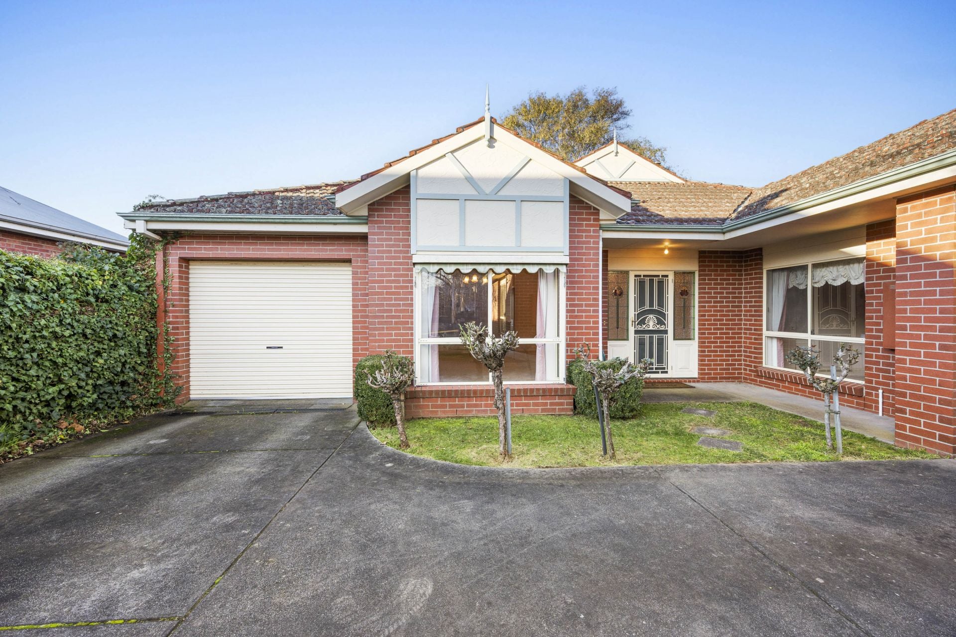 2/114 Burnbank Street, Lake Wendouree