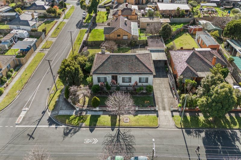 42 Broadhurst Avenue, Reservoir