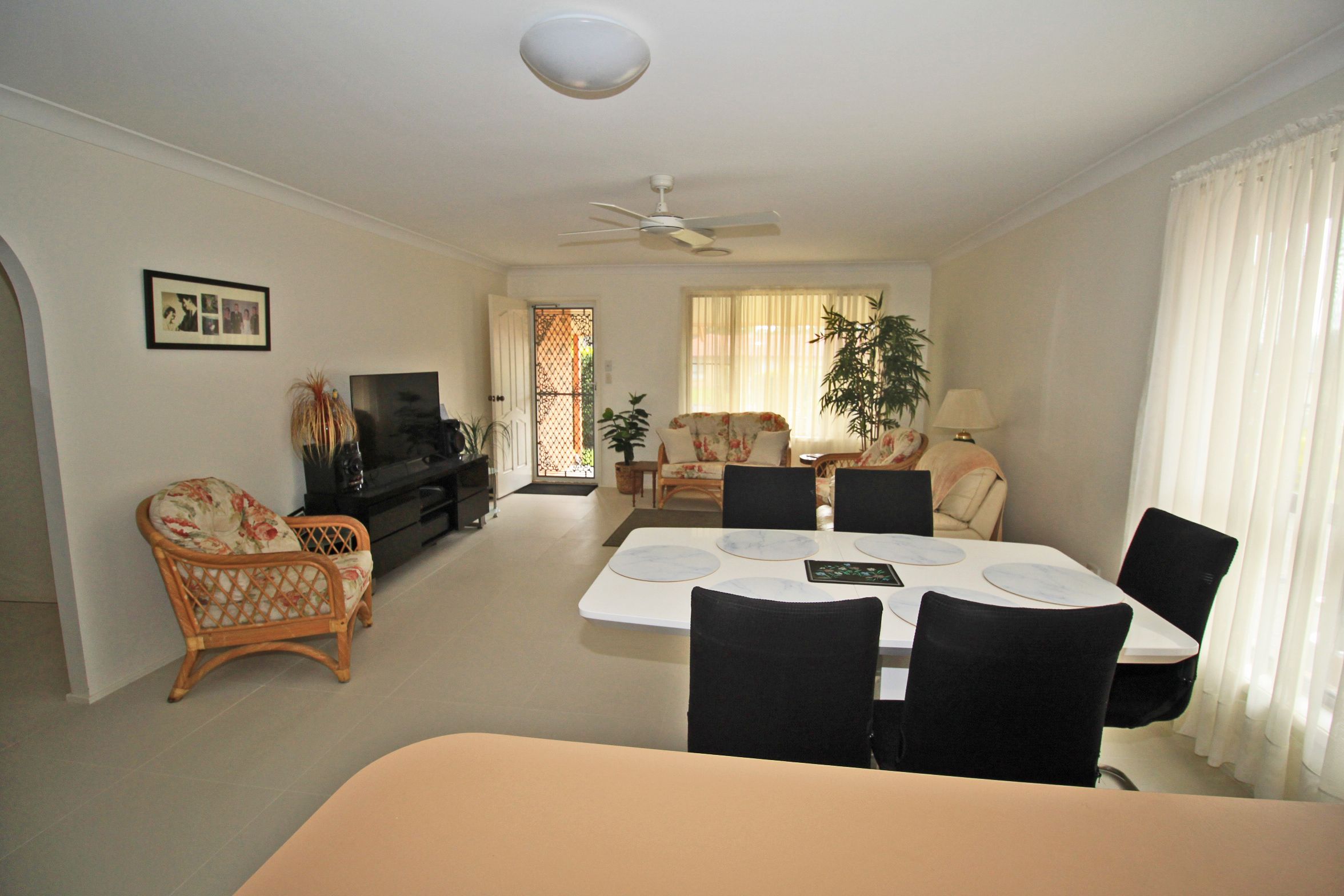 2/7 Gow Place, LAURIETON NSW 2443