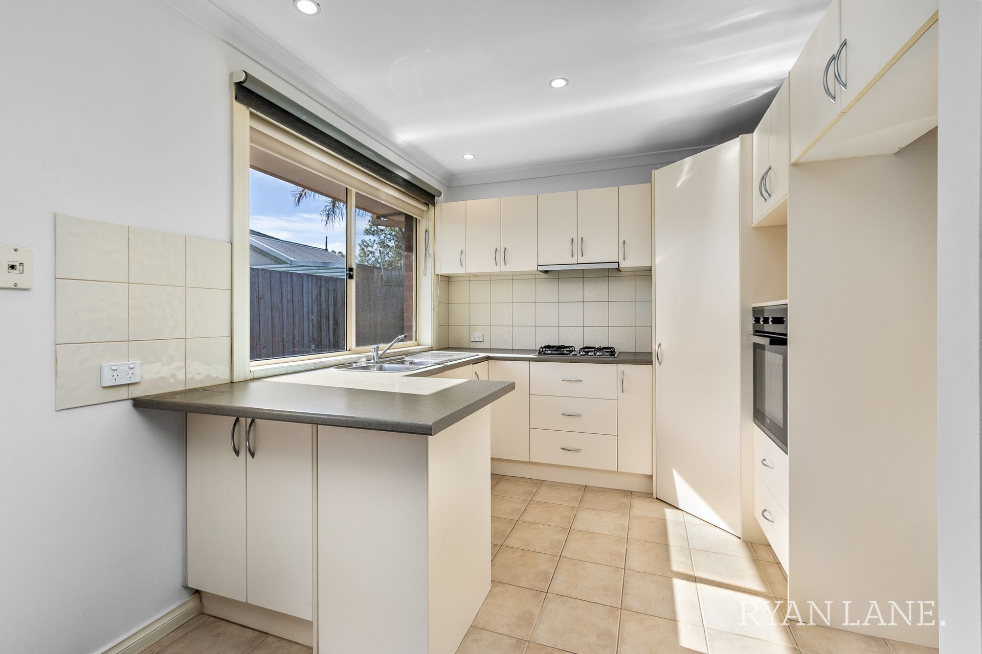 2/50 Maidstone St Altona VIC, Altona - Thumbnail 5