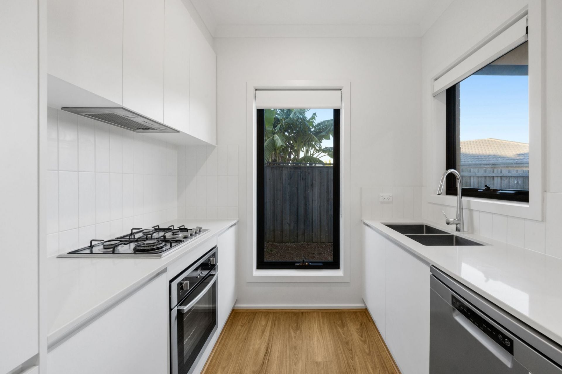STYLISH 2 BEDDER WITH OPEN STUDY & 2 BATHROOMS