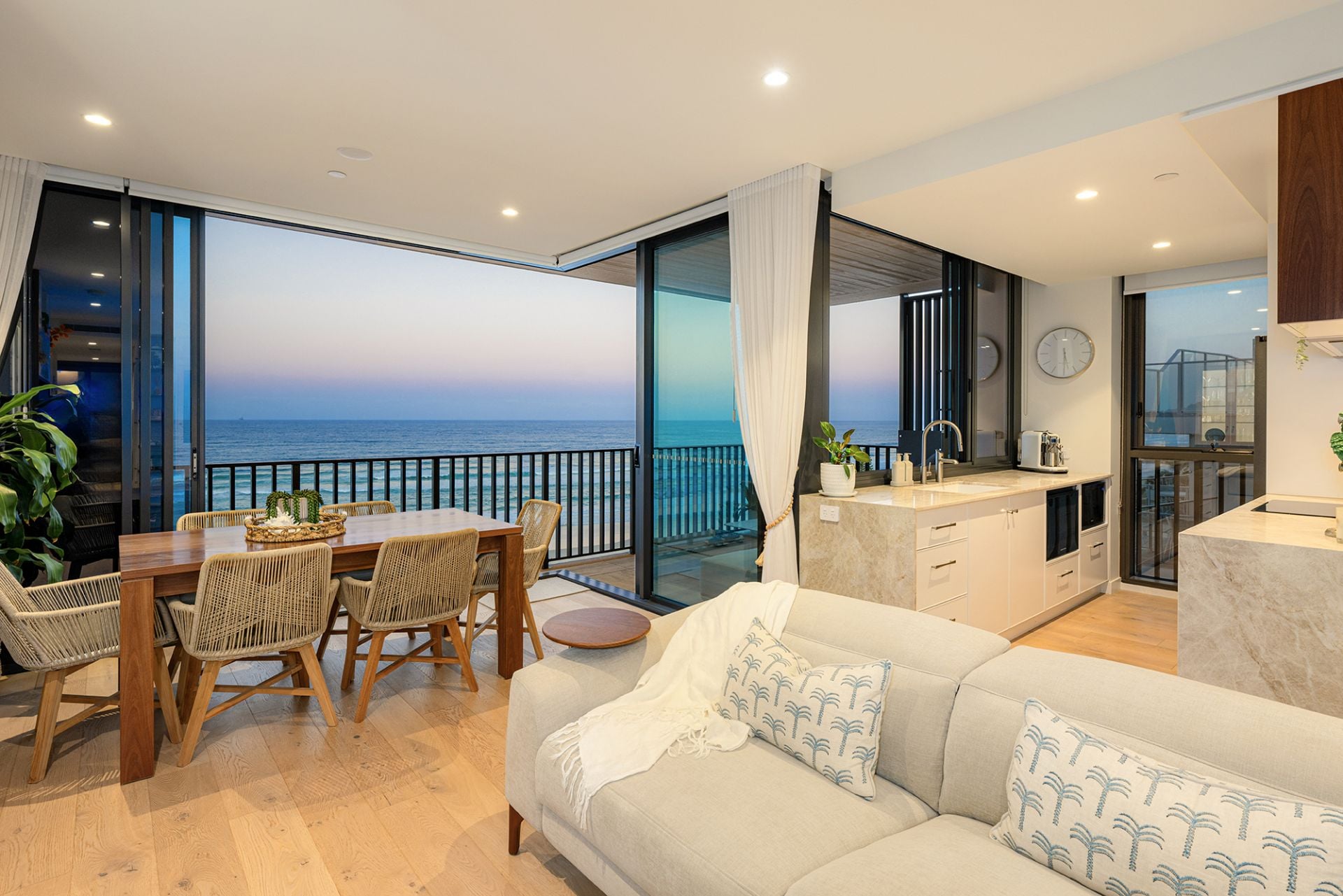 805/4 Seventeenth Avenue, Palm Beach - Thumbnail 4