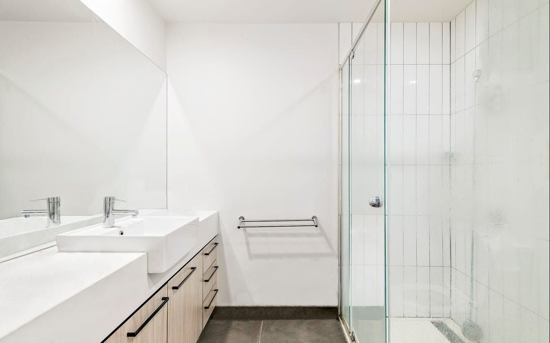 STYLISH UNIT, GREAT LOCATION
