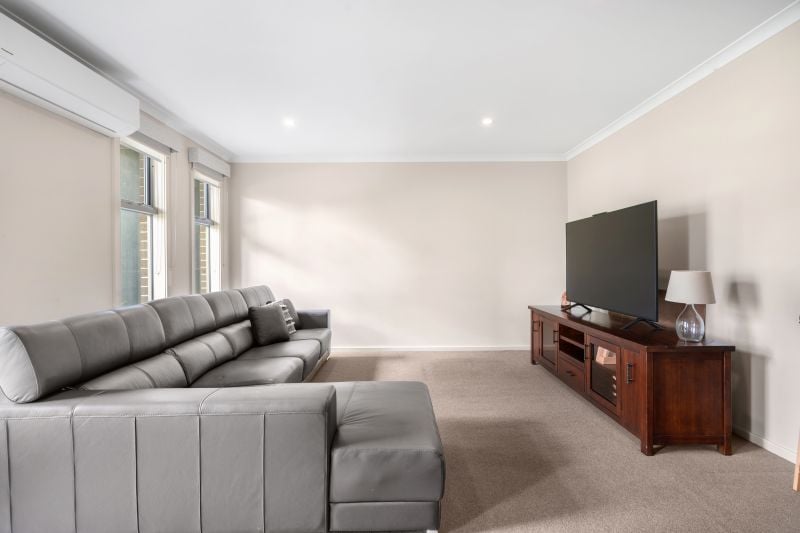 9 Carlow Walk, Lalor