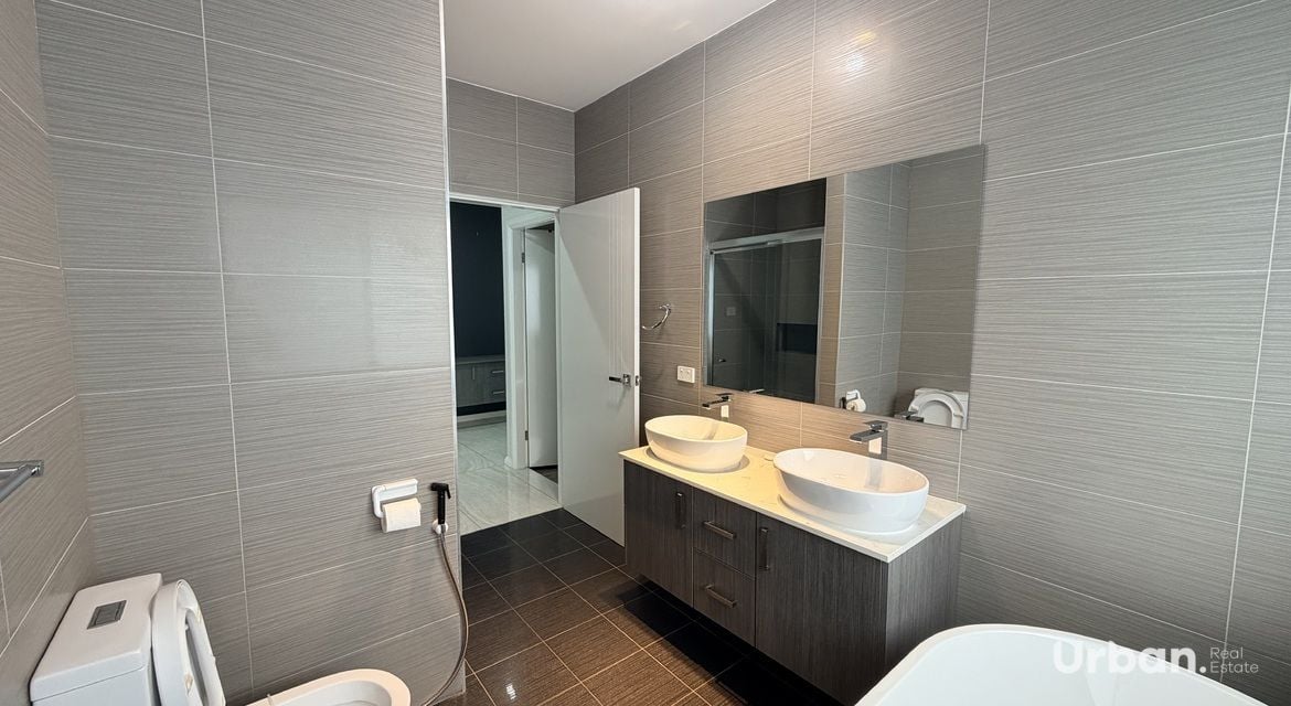 Oran Park 25 Sowerby Street