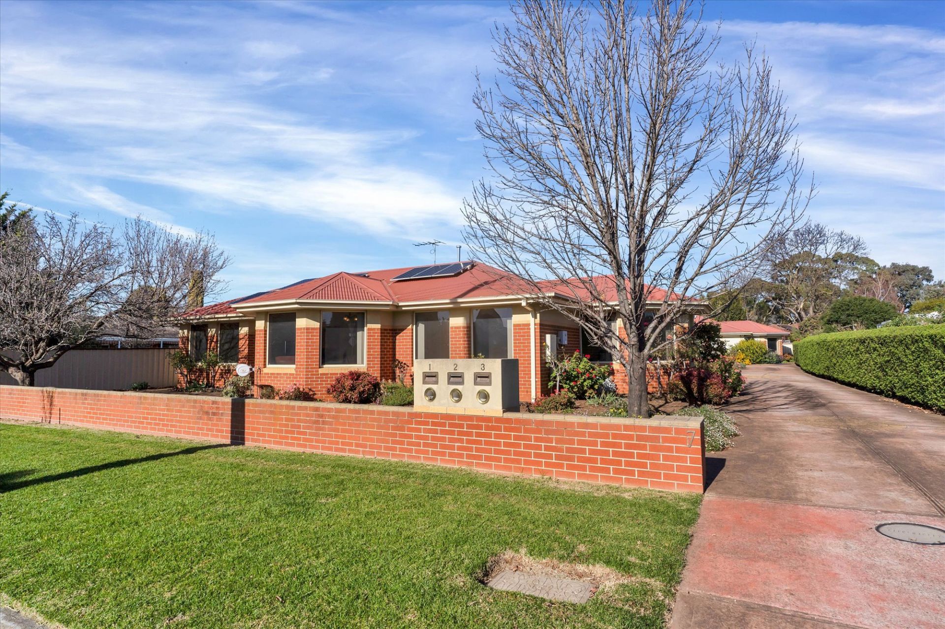 1/7 Simpson  Street, Bacchus Marsh, Bacchus Marsh - Thumbnail 2