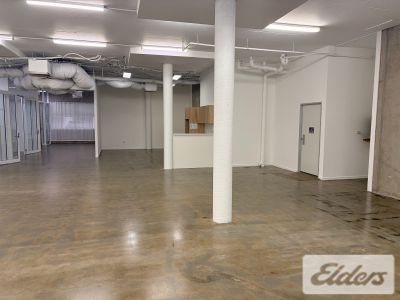 MODERN OFFICE/SHOWROOM IN BREENE PLACE!