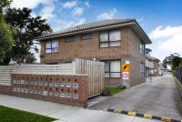 Light-Filled 1-Bedroom Apartment with Ensuite and Parking in Prime Location