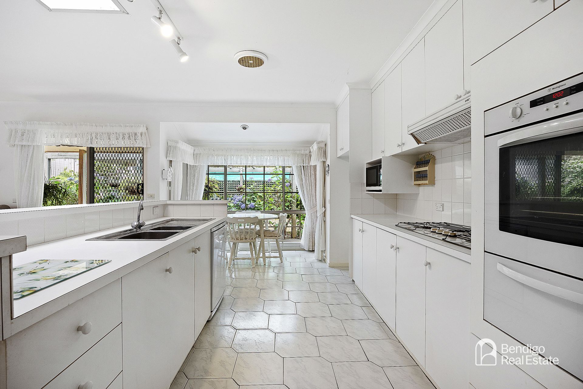 23 Maxwell Crescent Strathdale VIC, Strathdale - Thumbnail 6