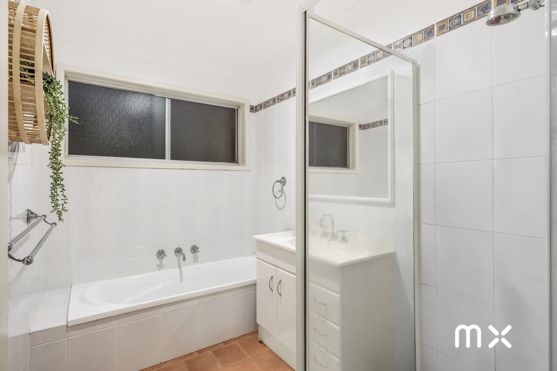 285 Farmborough Road, Farmborough Heights - Thumbnail 8