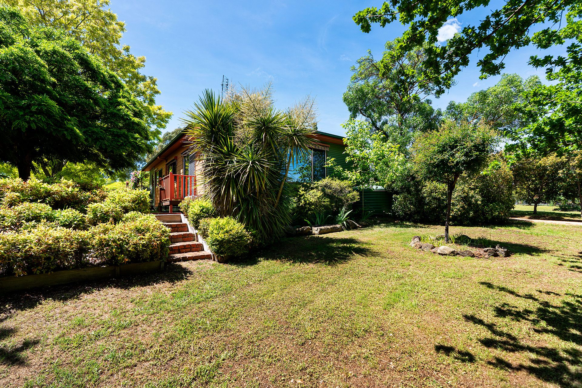 10 Simpson Street, Campbells Creek - Thumbnail 2