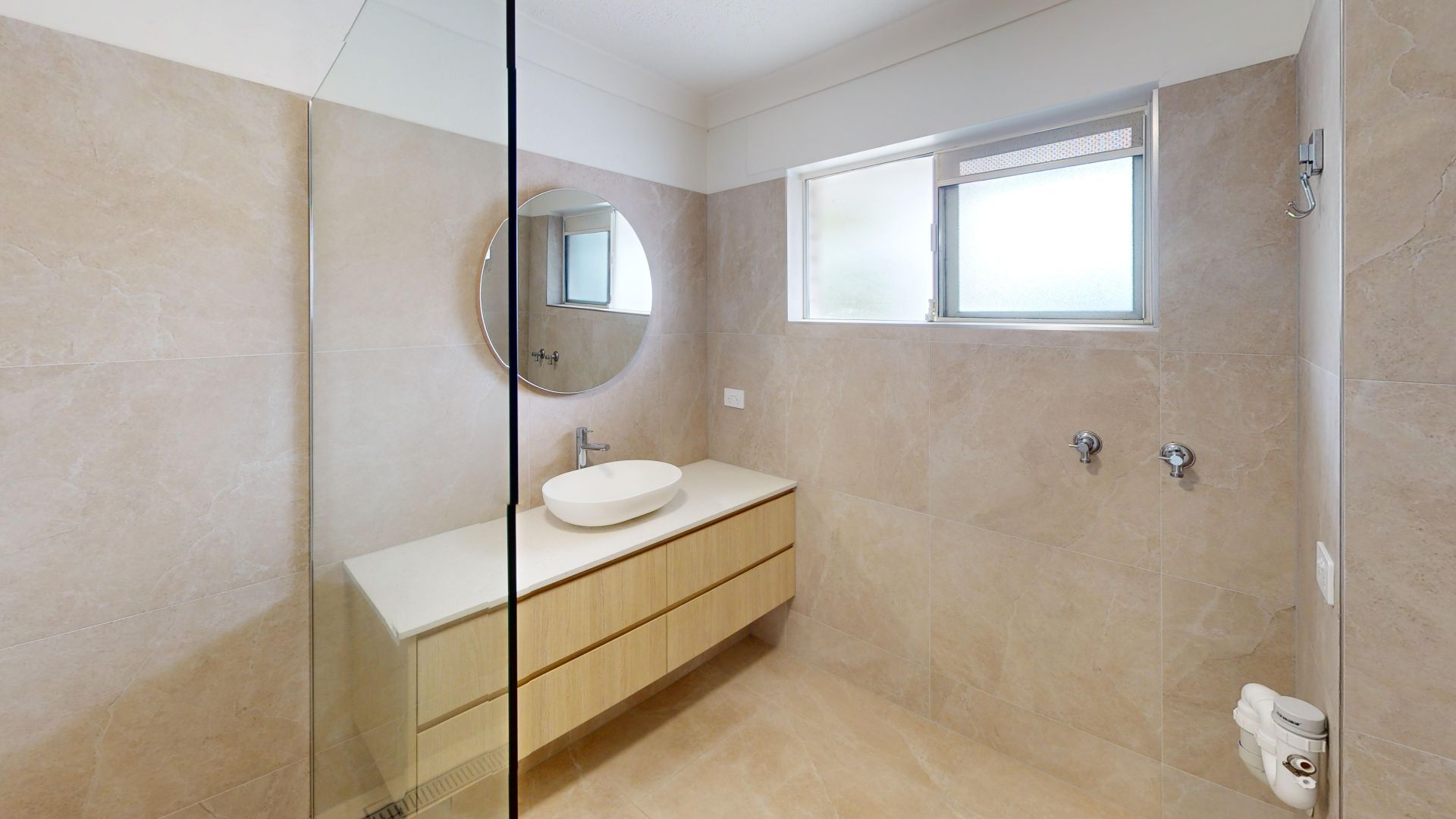 8/34 Seaside Avenue, Mermaid Beach - Thumbnail 3