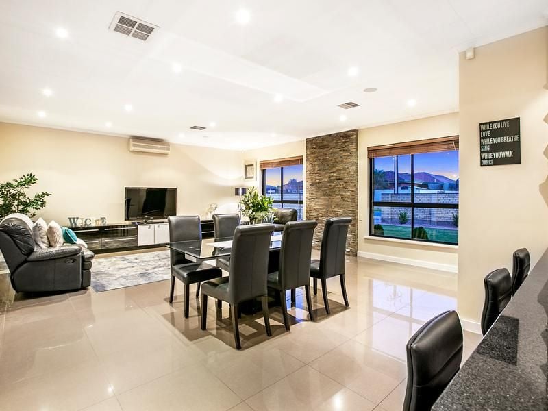 8 Angley Avenue, Findon SA 5023