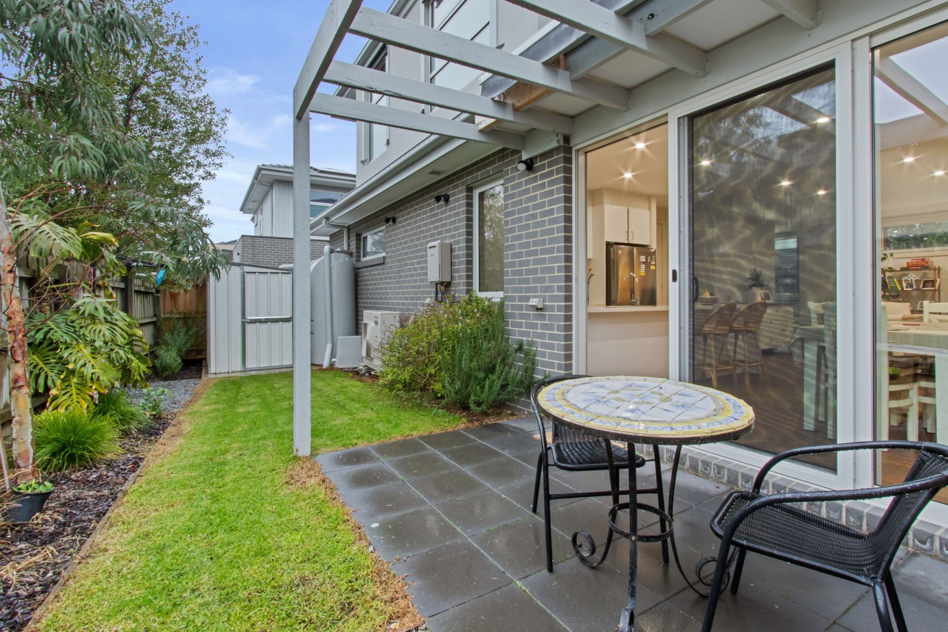 Stylish 3-Bedroom Townhouse in Prime Reservoir Location