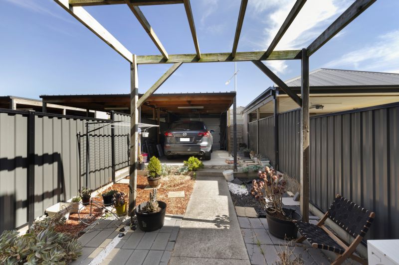 10 Banrock Place, Wollert