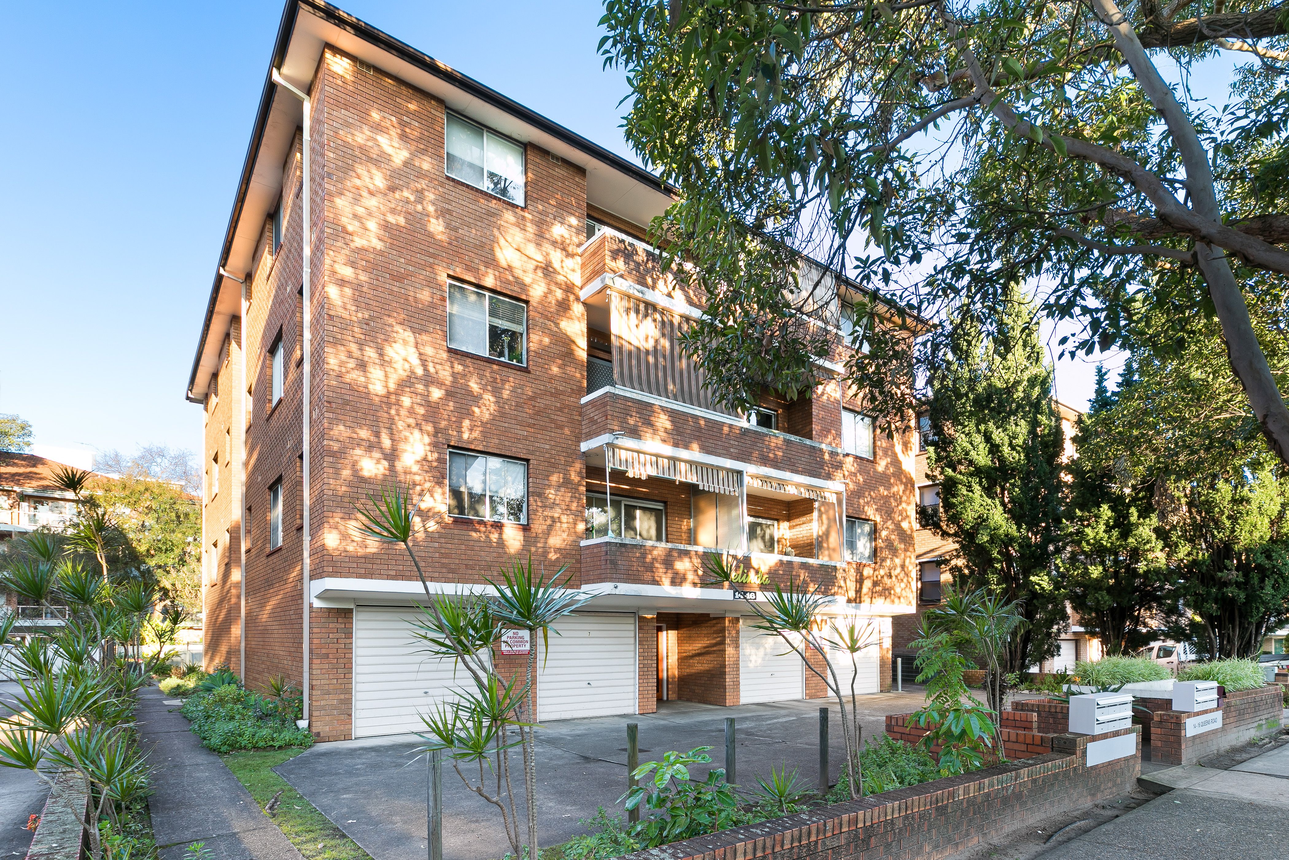 6/14 Queens Road BRIGHTON-LE-SANDS 2216