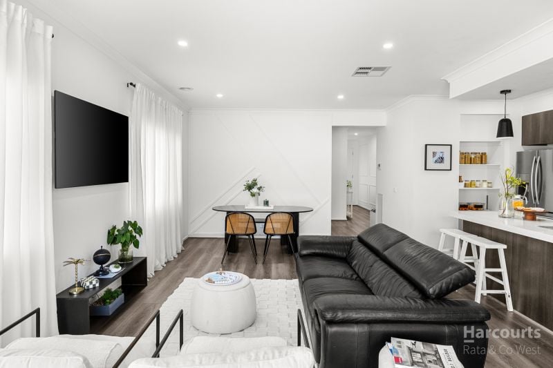 16 Dollarbird Drive, Deanside