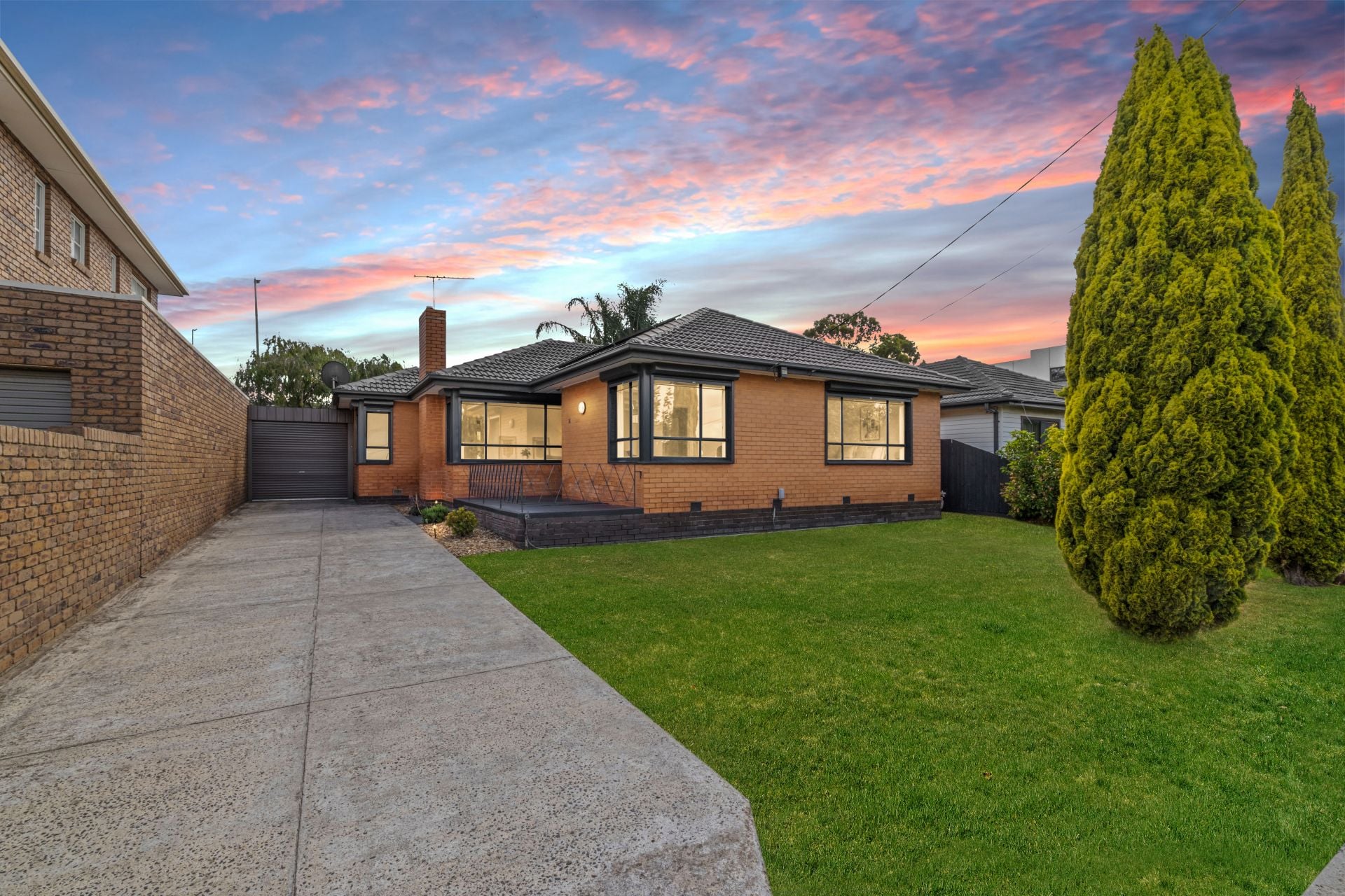 Resort Oasis Living Just Five Minutes Walk To Lalor Shops