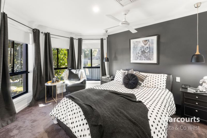 5 Diggers Place, Caroline Springs
